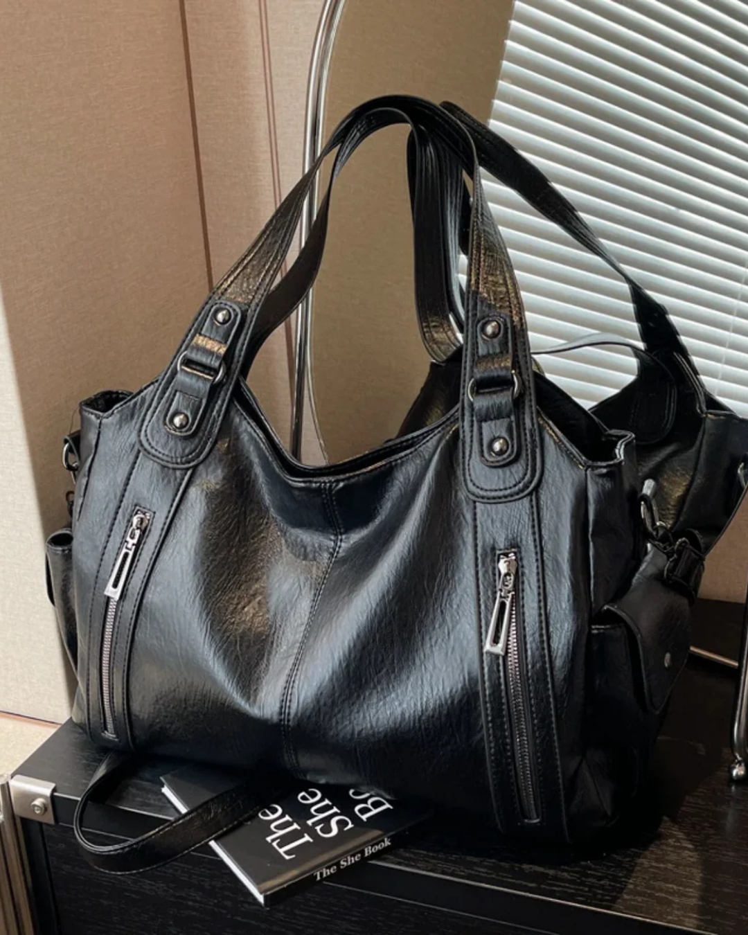 Isabella Schultertasche – handgefertigt