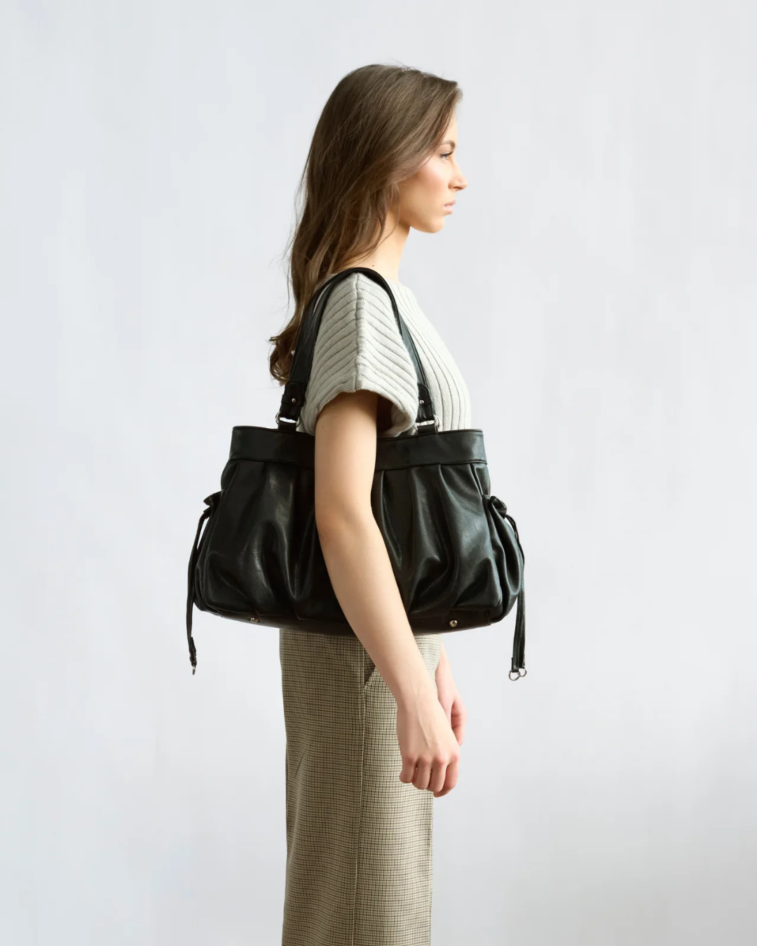 Helena Schultertasche – handgearbeitet