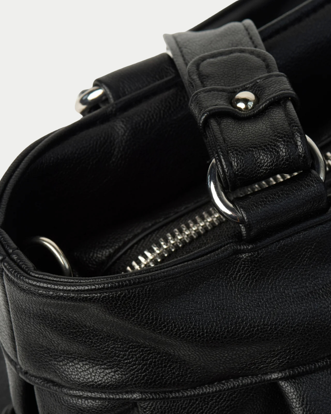Helena Schultertasche – handgearbeitet