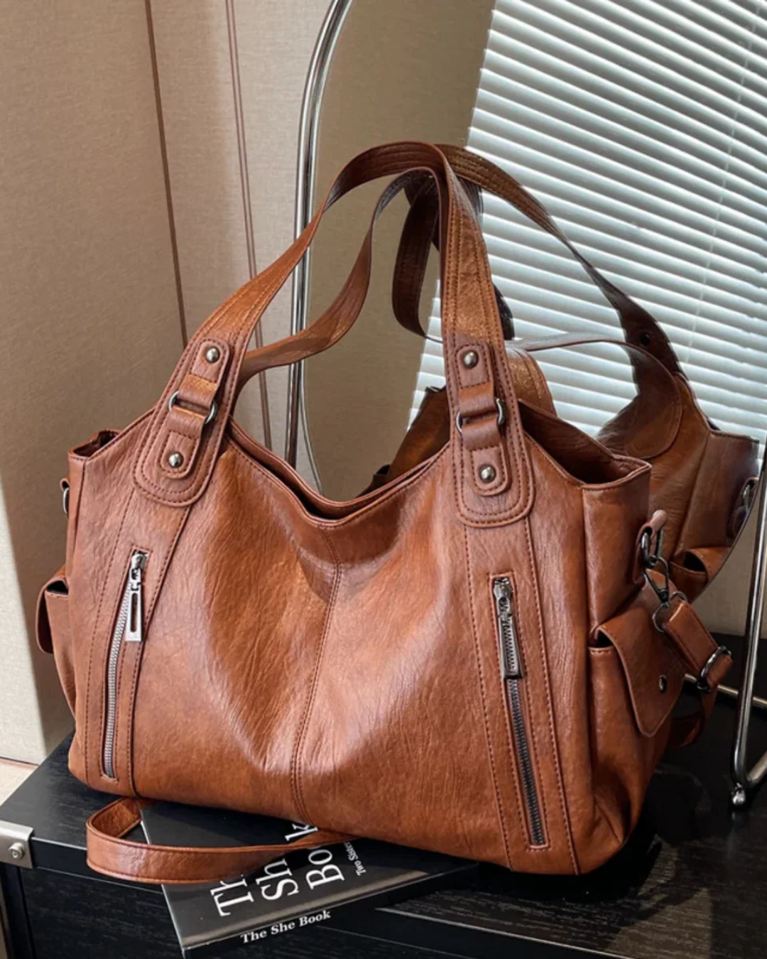Isabella Schultertasche – handgefertigt