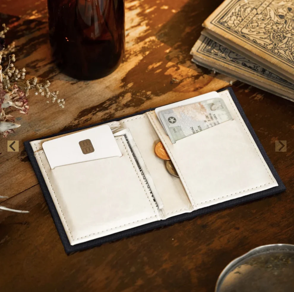 Handgefertigtes Buch-Portemonnaie "1984"