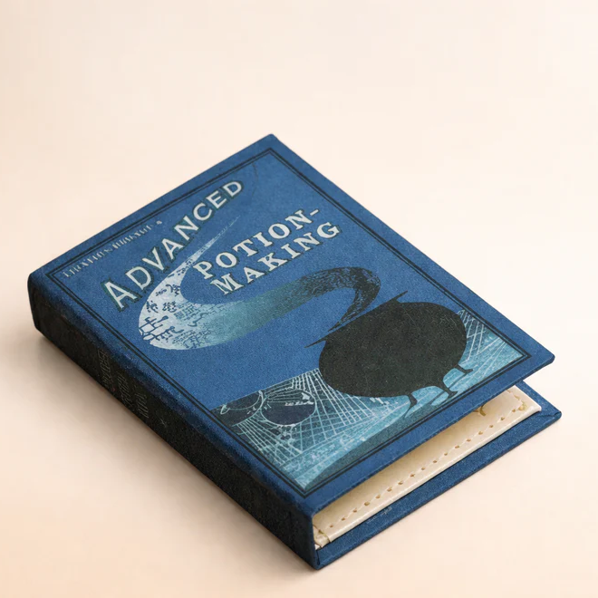 Handgefertigtes Buch-Portemonnaie "Fortgeschrittene Zaubertränke"