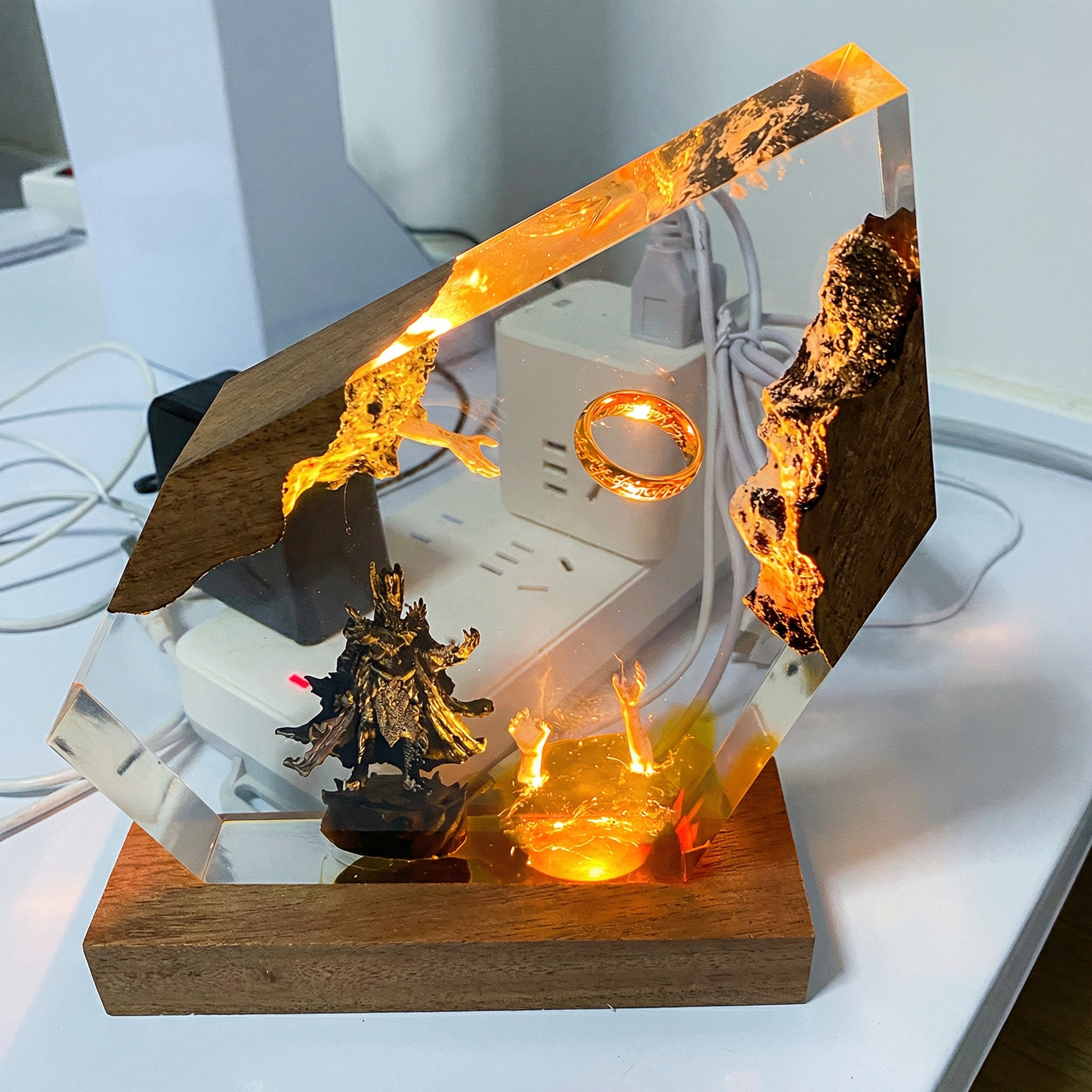 Handgefertigte Fantasy-Lampe – Kostbarer Ring